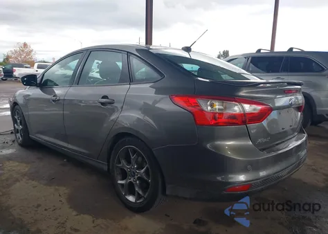 2014 Ford Focus Se z USA, uszkodzony, nr VIN 1FADP3F24EL118460